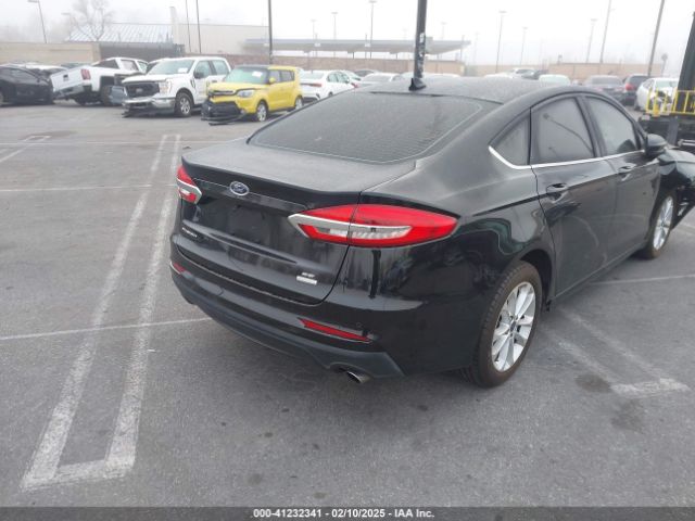3FA6P0HD9KR114648 Ford FUSION SE