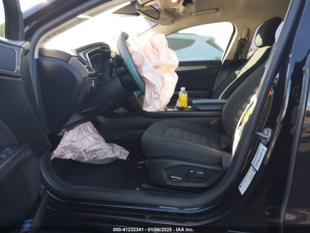 3FA6P0HD9KR114648 Ford FUSION SE