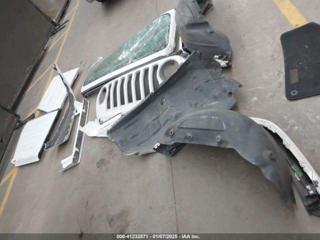 1C4HJXEG9JW209167 Jeep Wrangler Unlimited Sahara 4x4