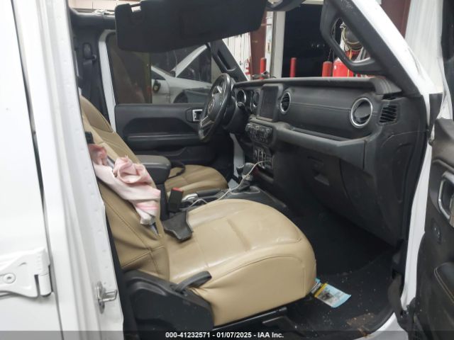 1C4HJXEG9JW209167 Jeep Wrangler Unlimited Sahara 4x4
