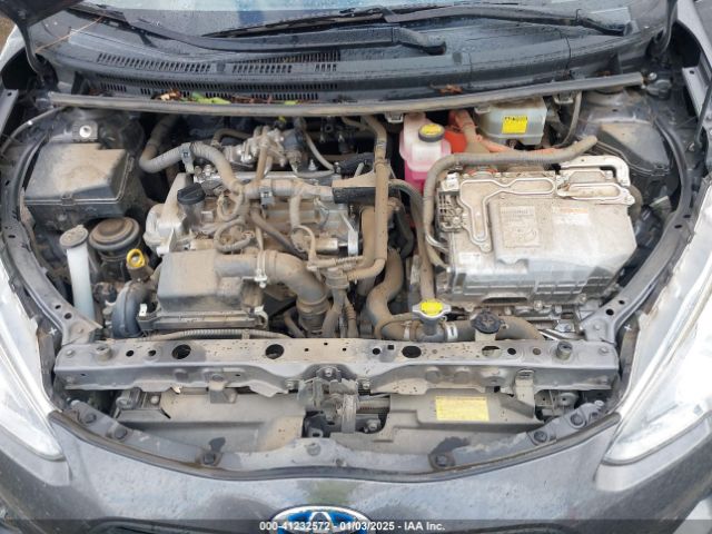 JTDKDTB34F1581494 Toyota Prius C One