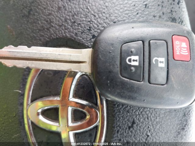 JTDKDTB34F1581494 Toyota Prius C One