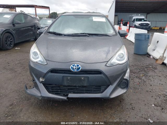 JTDKDTB34F1581494 Toyota Prius C One