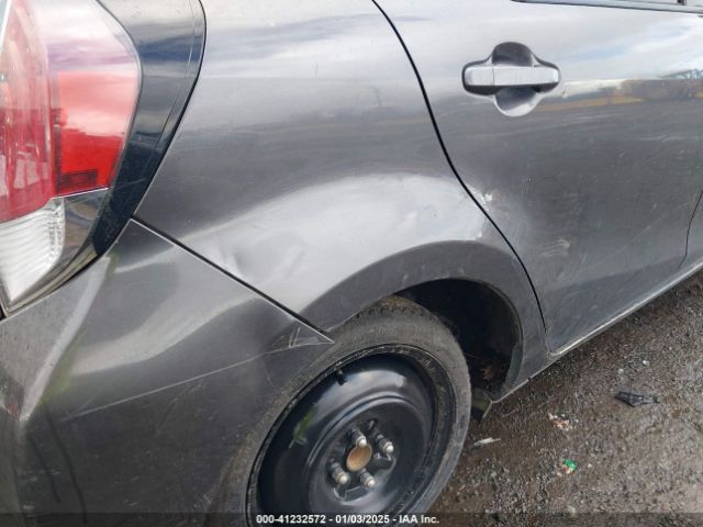 JTDKDTB34F1581494 Toyota Prius C One