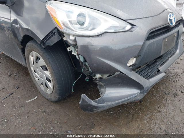 JTDKDTB34F1581494 Toyota Prius C One