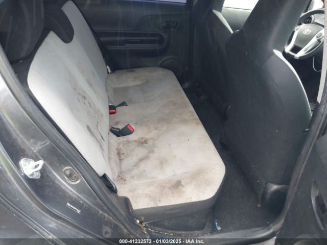 JTDKDTB34F1581494 Toyota Prius C One