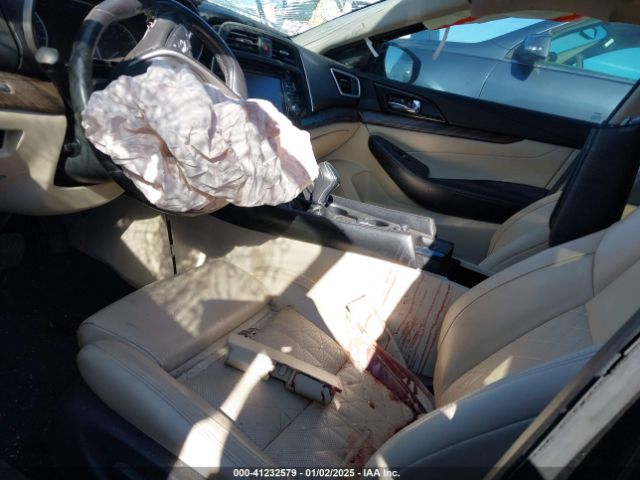1N4AA6AP4GC425722 Nissan Maxima 3.5 Platinum