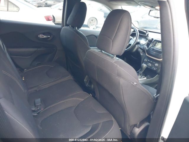 1C4PJMCB7GW118036 Jeep Cherokee Latitude