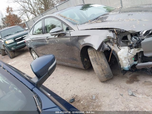 1FA6P0H7XE5392105 Ford FUSION SE