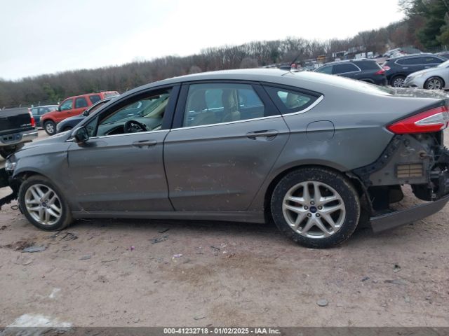 1FA6P0H7XE5392105 Ford FUSION SE