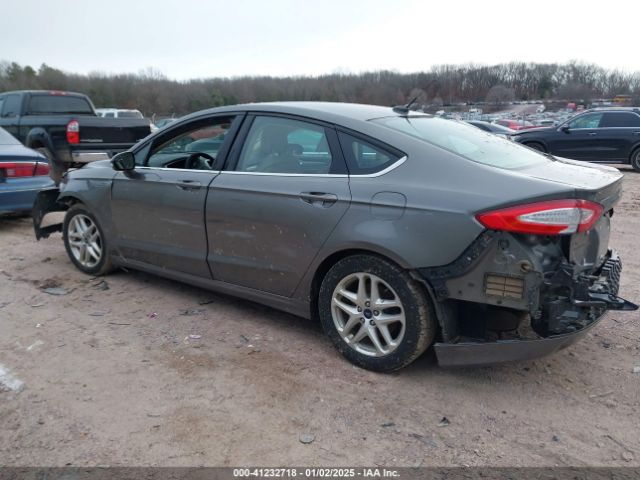 1FA6P0H7XE5392105 Ford FUSION SE