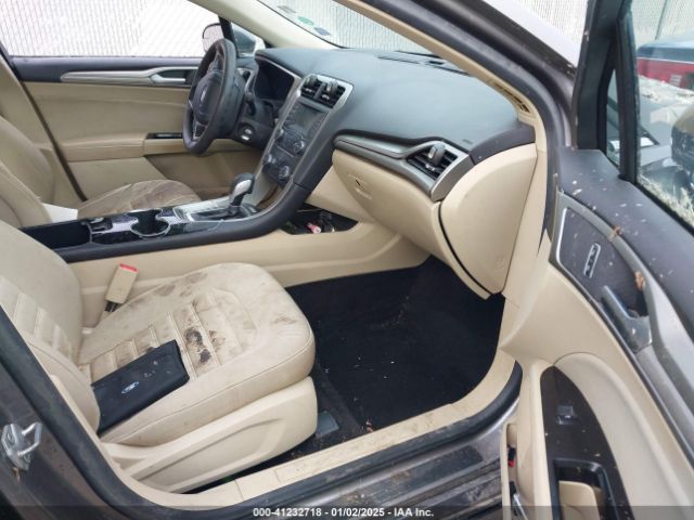 1FA6P0H7XE5392105 Ford FUSION SE