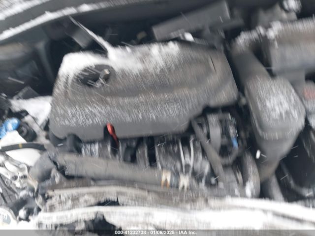 5NMS2CADXKH116749 Hyundai Santa Fe Se
