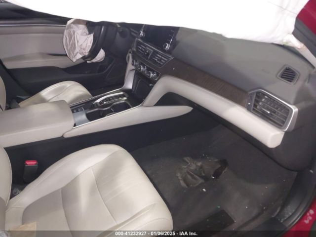 1HGCV2F9XJA005932 Honda Accord Touring 2.0t