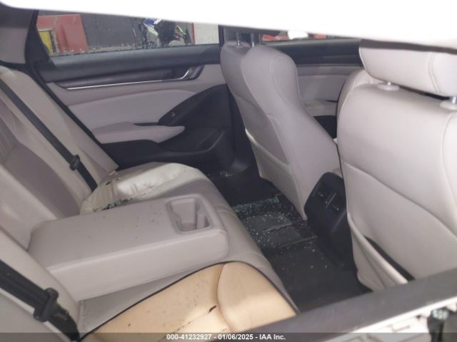 1HGCV2F9XJA005932 Honda Accord Touring 2.0t