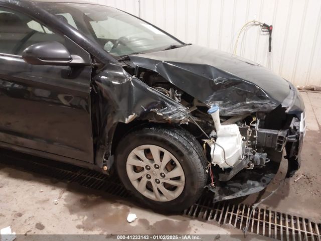 5NPD74LF7JH355790 Hyundai ELANTRA SE