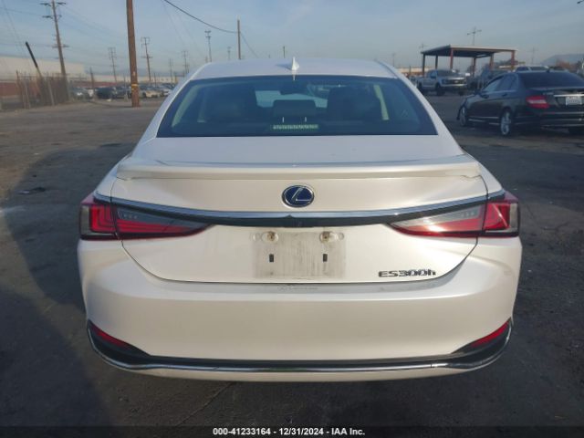 58ACA1C10NU025117 Lexus ES 300H