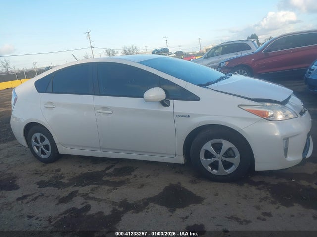 Toyota Prius 2014 JTDKN3DU9E0381847 Image 13