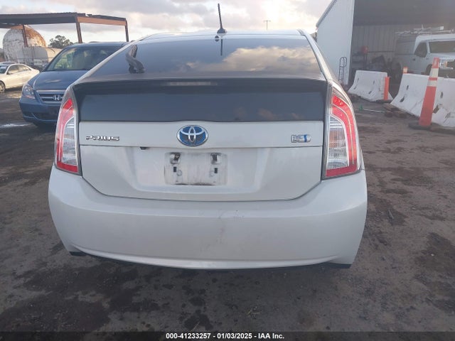 Toyota Prius 2014 JTDKN3DU9E0381847 Image 16