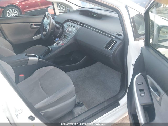 Toyota Prius 2014 JTDKN3DU9E0381847 Image 5