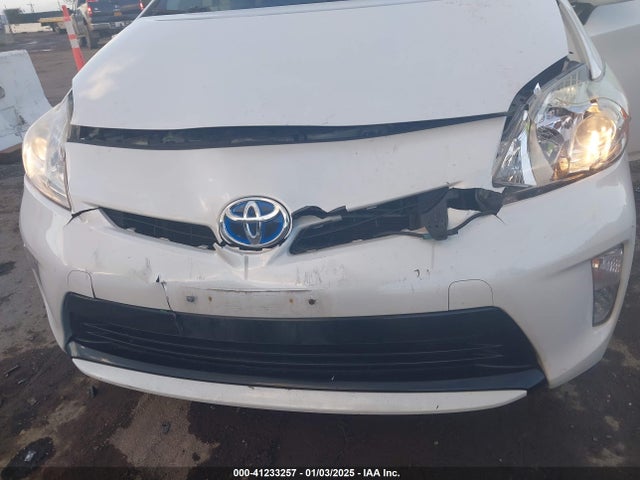 Toyota Prius 2014 JTDKN3DU9E0381847 Image 6