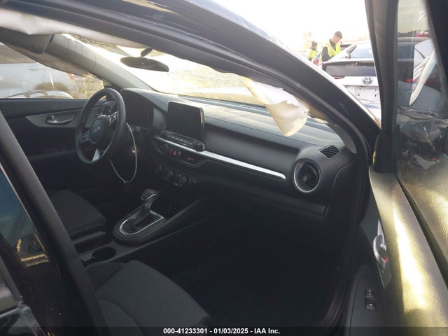 3KPF24AD0RE801500 KIA Forte Lxs