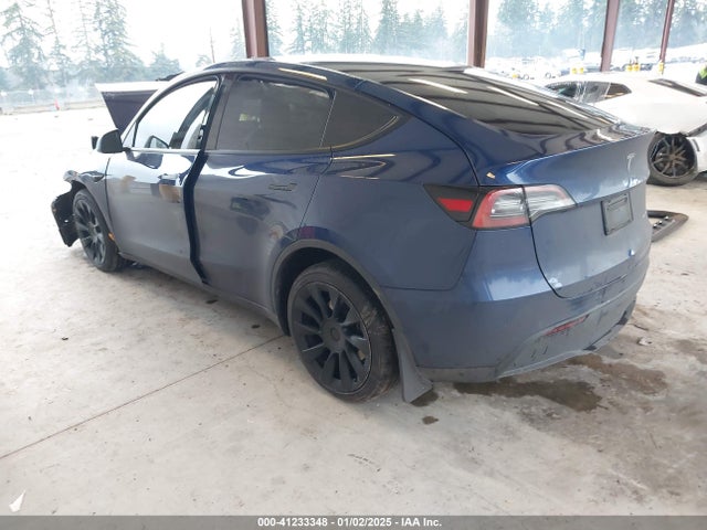 2021 TESLA MODEL Y 5YJYGDEE1MF240658 Photo 2