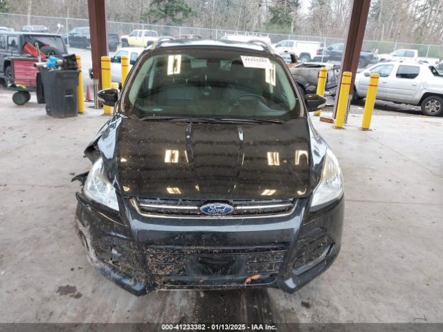 1FMCU9J99FUA92788 Ford Escape Titanium