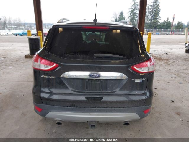1FMCU9J99FUA92788 Ford Escape Titanium