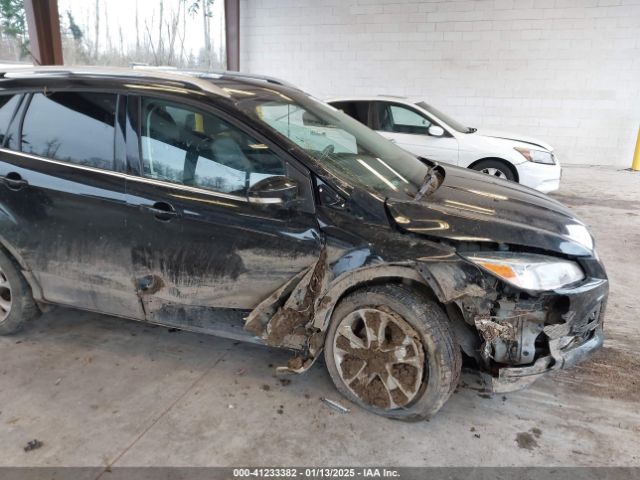 1FMCU9J99FUA92788 Ford Escape Titanium