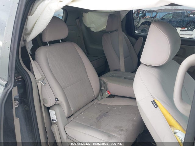 KIA Sedona 2017 KNDMB5C12H6236378 Image 8