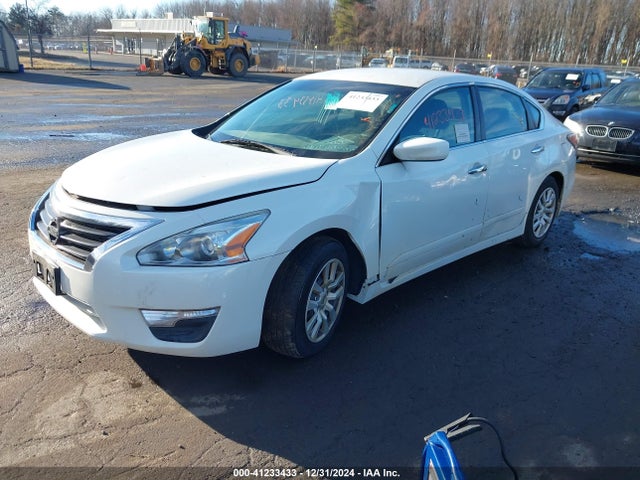 Nissan Altima 2.5 S 2015 1N4AL3AP9FC583111 Image 2