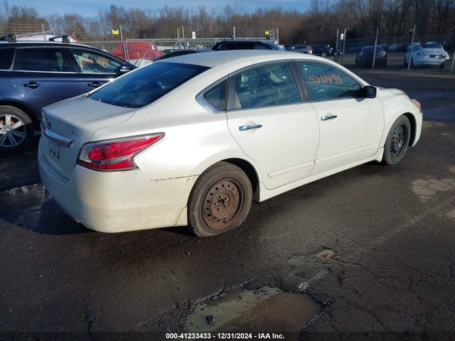 Nissan Altima 2.5 S 2015 1N4AL3AP9FC583111 Image 4