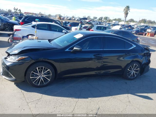 58ADA1C15RU044241 Lexus ES 300H