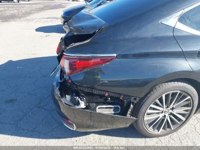 58ADA1C15RU044241 Lexus ES 300H