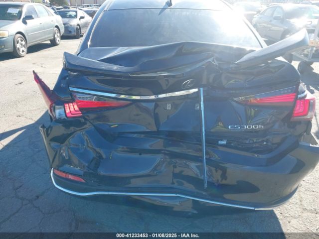 58ADA1C15RU044241 Lexus ES 300H