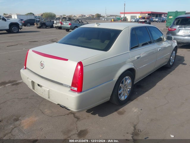 2011 CADILLAC DTS 1G6KH5E65BU131774 Photo 3
