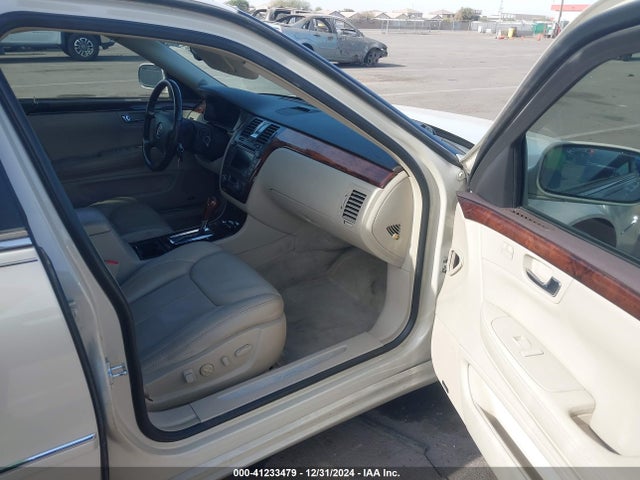 2011 CADILLAC DTS 1G6KH5E65BU131774 Photo 4