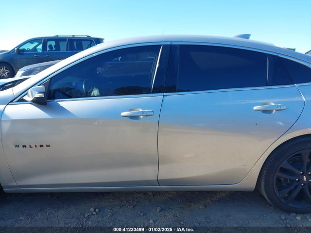 Chevrolet MALIBU LT 2018 1G1ZD5ST0JF140962 Image 14