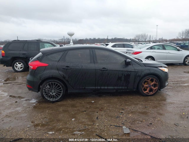 Ford FOCUS SE 2018 1FADP3K25JL252099 Image 13