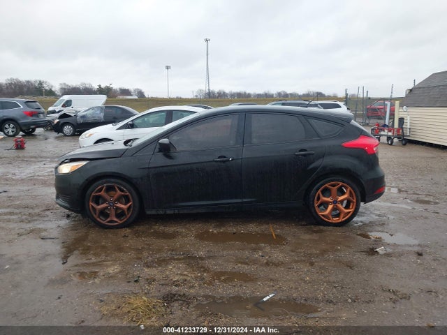 Ford FOCUS SE 2018 1FADP3K25JL252099 Image 14
