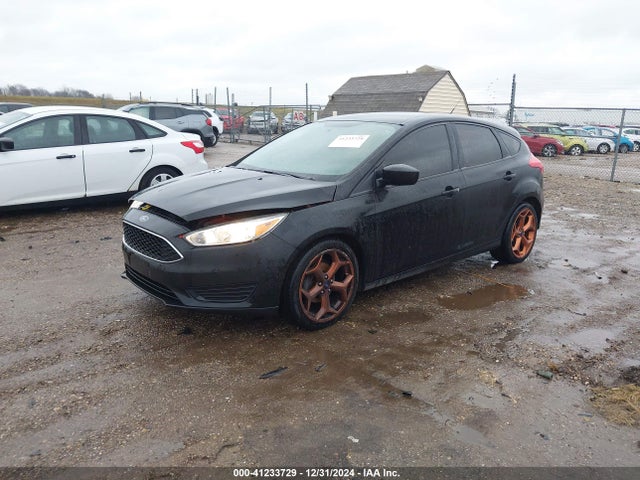 Ford FOCUS SE 2018 1FADP3K25JL252099 Image 2