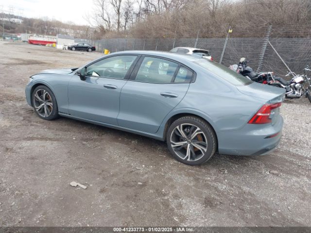 2024 VOLVO S60 7JRL12FK0RG317975 Photo 2