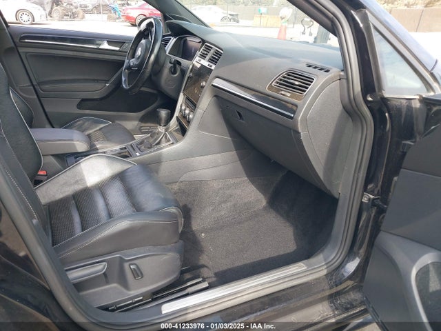 WVWWF7AU9JW219363 Volkswagen 2018