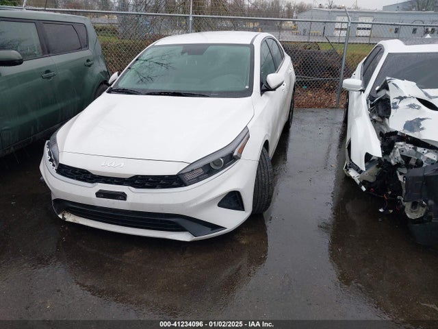 KIA Forte Lxs 2023 3KPF24AD1PE684328 Image 2