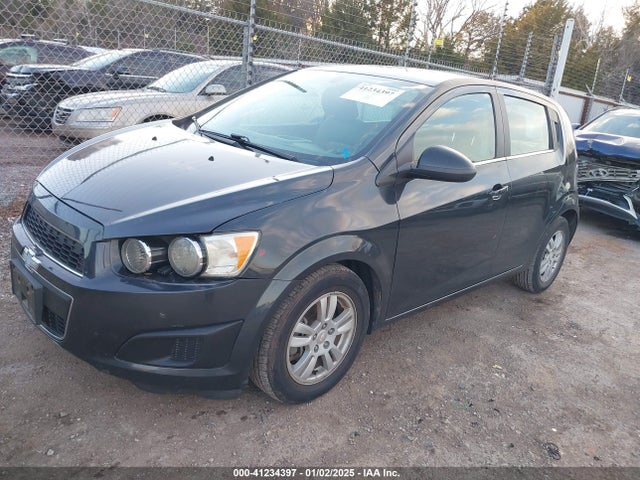 Chevrolet Sonic Lt Auto 2015 1G1JC6SG3F4138103 Image 2