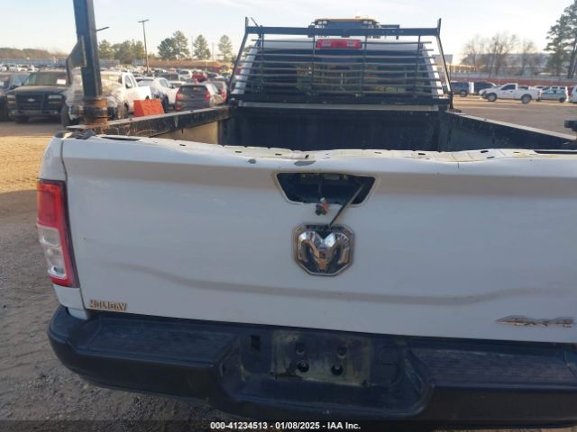 3C6MR5AJ6NG251045 RAM 2500 Tradesman  4x4 8' Box