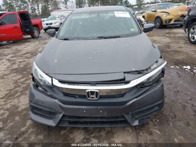 19XFC2F5XJE203969 Honda Civic Lx