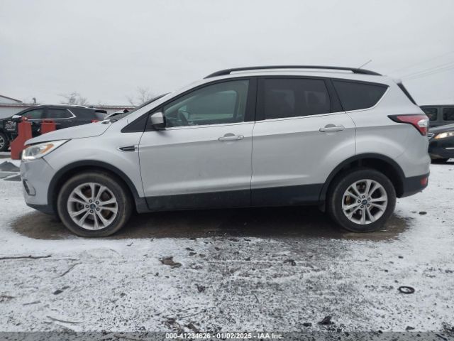 1FMCU0G91HUD57726 Ford ESCAPE SE
