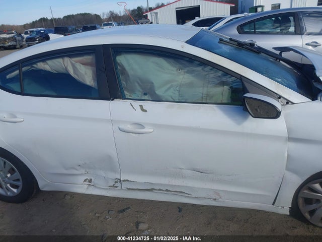 Hyundai ELANTRA SE 2017 5NPD74LF0HH084713 Image 14